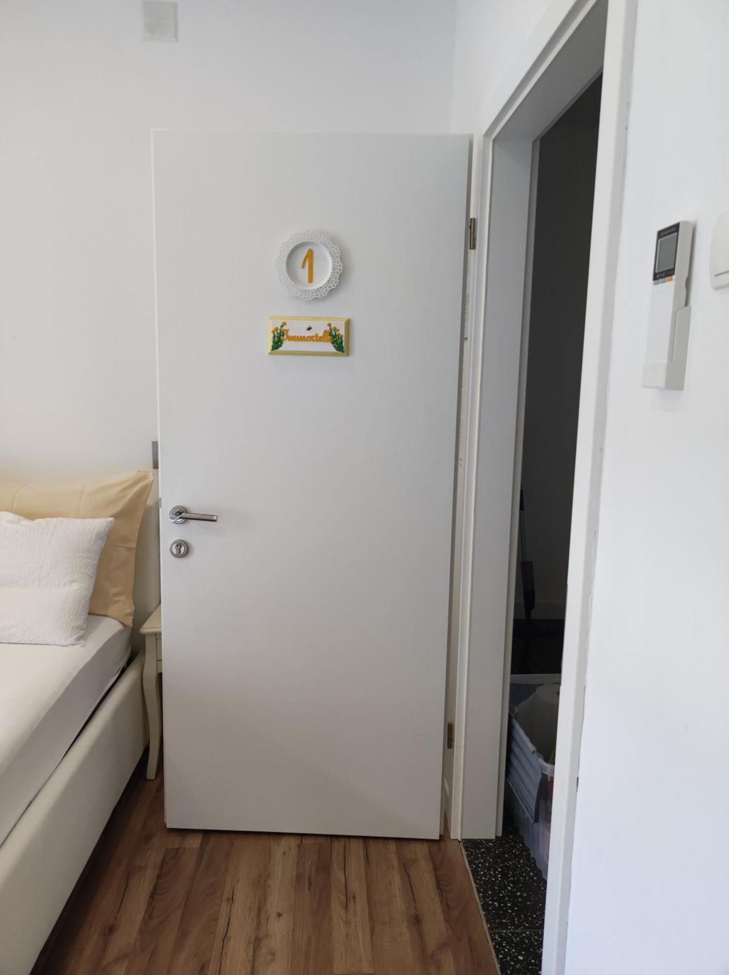 Apartments Krstulja 바슈카 객실 사진
