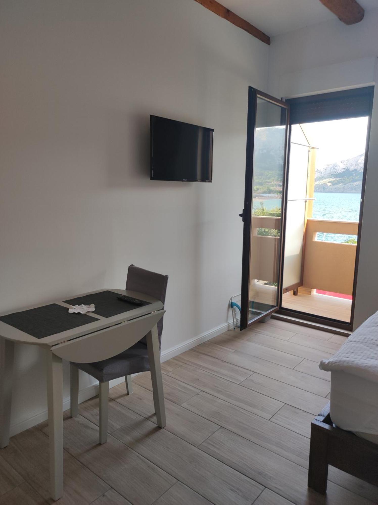 Apartments Krstulja 바슈카 객실 사진